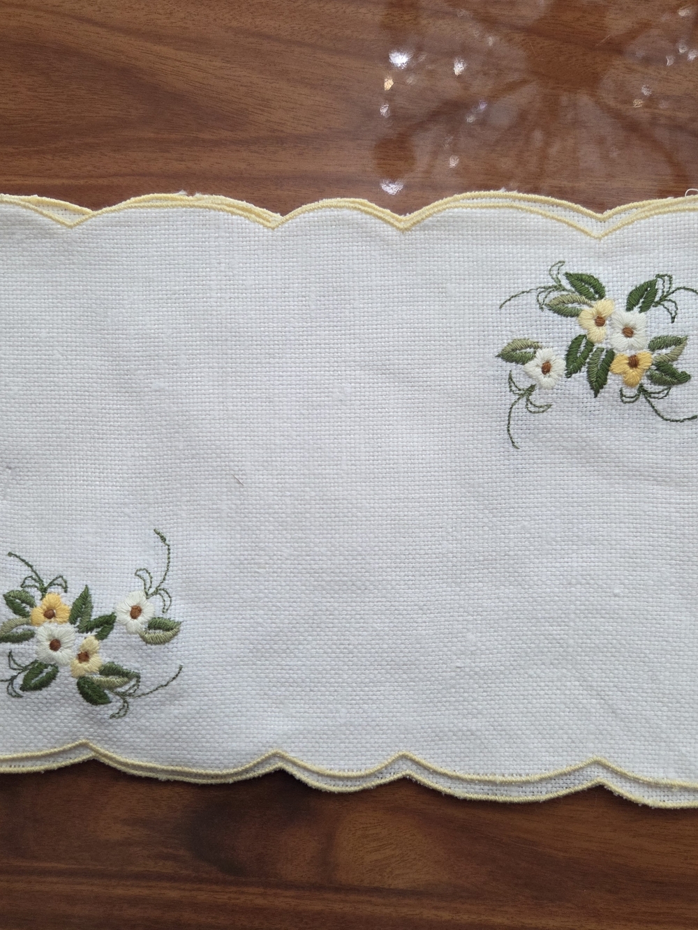 VTG French Embroidered Placemats Set Of6 Scalloped Edge 8.5"x6"